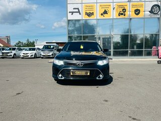 2017 Toyota Camry VII (XV50) Рестайлинг 2, чёрный, 2199999 рублей, вид 3