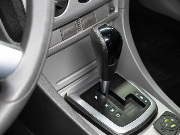 2010 Ford Focus II Рестайлинг, серебристый - вид 9