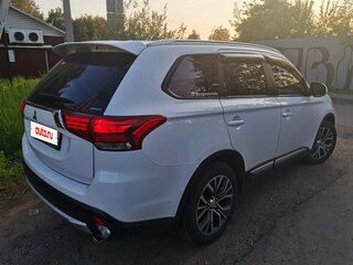 2016 Mitsubishi Outlander III Рестайлинг 2, белый, 2000000 рублей, вид 5