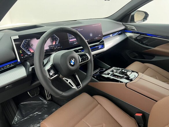 2025 BMW 5 серии 530i xDrive VIII (G60/G61/G68), чёрный, 9765000 рублей - вид 7