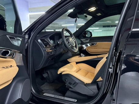 2024 Volvo XC90 II Рестайлинг 1, чёрный, 6490000 рублей, вид 4