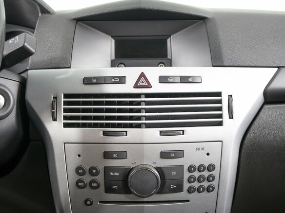 2010 Opel Astra H Рестайлинг, серебристый, 699000 рублей - вид 12