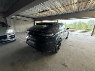 2026 Porsche Cayenne E-Hybrid Coupé III Рестайлинг, чёрный, 24499000 рублей, вид 3