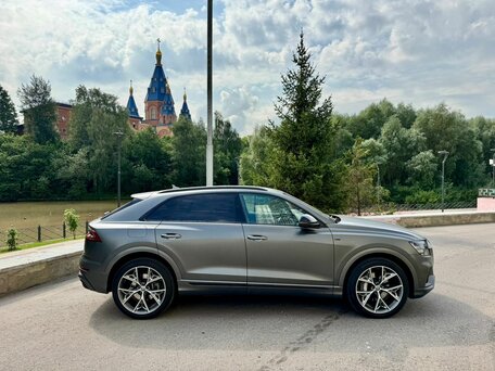 2019 Audi Q8 50 TDI I (4M), серый, 6500000 рублей, вид 4