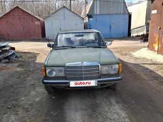 1982 Mercedes-Benz W123 200 5-speed, зелёный, 239999 рублей, вид 2