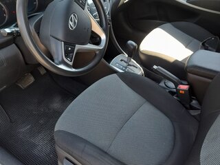 2013 Hyundai Solaris I, серебристый, 999999 рублей, вид 3