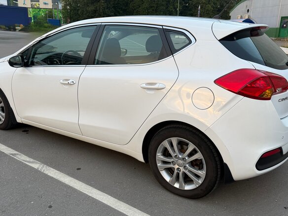 2014 Kia Ceed II, белый - вид 2