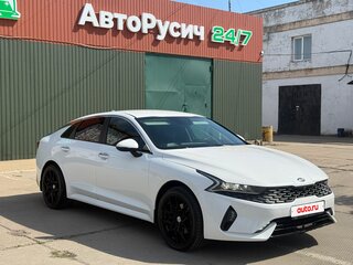 2020 Kia K5 III, белый, 2450000 рублей, вид 4