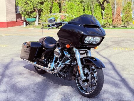 2022 Harley-Davidson Road Glide, чёрный, 1750000 рублей, вид 1