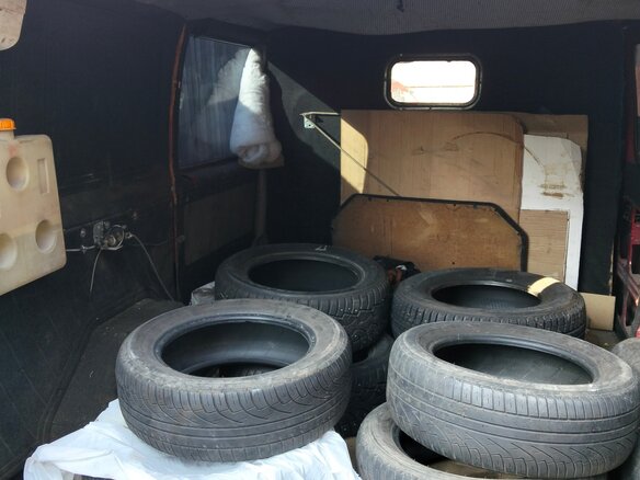 2002 Ford Transit, красный, 430000 рублей - вид 5