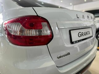 2026 Lada (ВАЗ) Granta I Рестайлинг, белый, 1098000 рублей, вид 4