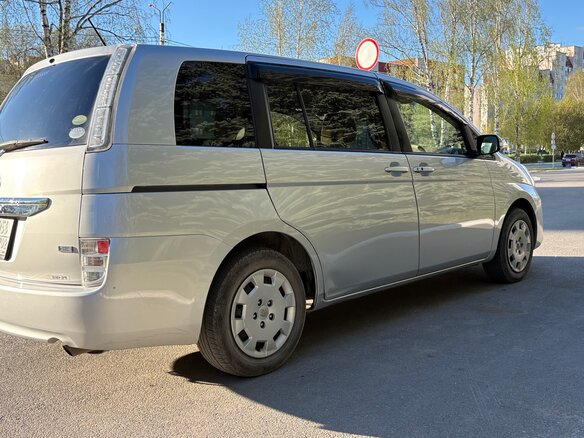 2013 Toyota ISis I Рестайлинг, серебристый, 1259000 рублей - вид 3