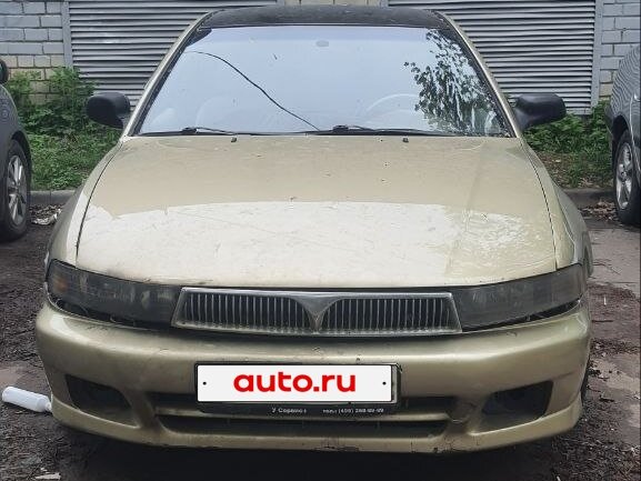 2000 Mitsubishi Galant VIII Рестайлинг, жёлтый, 150000 рублей