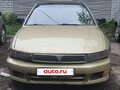 2000 Mitsubishi Galant VIII Рестайлинг, жёлтый, 150000 рублей