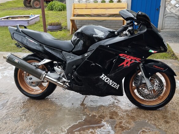 1998 Honda CBR 1100 XX, чёрный, 454000 рублей - вид 1