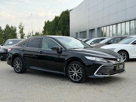 2022 Toyota Camry VIII (XV70) Рестайлинг, чёрный, 3450000 рублей, вид 3