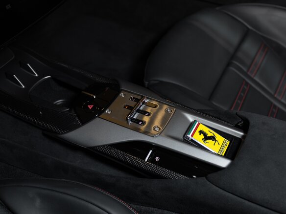 2025 Ferrari 12Cilindri, красный - вид 36