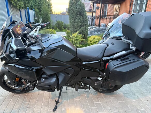 2025 BMW R 1300 RT, чёрный, 3790000 рублей - вид 3