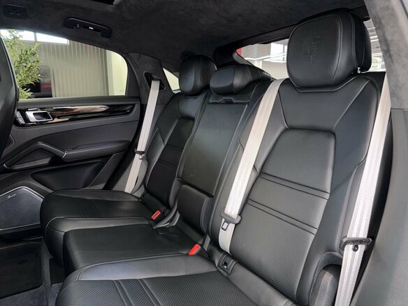 2022 Porsche Cayenne GTS Coupé III, чёрный - вид 22