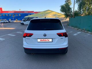 2017 Volkswagen Tiguan II, белый, 2150000 рублей, вид 4