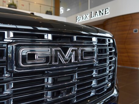 2026 GMC Yukon V Рестайлинг, чёрный, 19640000 рублей, вид 5
