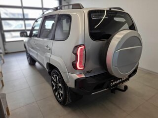 2026 Lada (ВАЗ) Niva Travel I Рестайлинг, серебристый, 1809000 рублей, вид 3