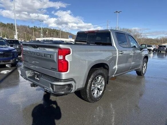 2026 Chevrolet Silverado Crew Cab IV (T1XX) Рестайлинг, серебристый - вид 5