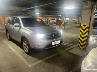 2010 Toyota Highlander II (XU40) Рестайлинг, серебристый, 2300000 рублей, вид 2