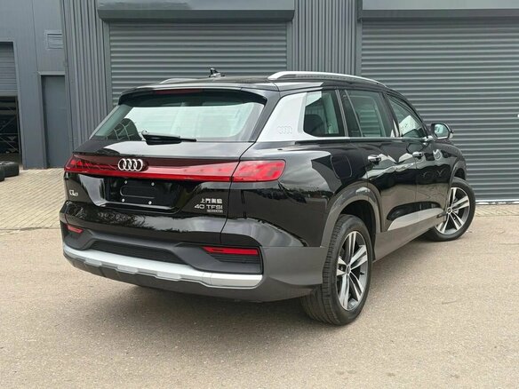 2026 Audi Q6 40 TFSI, чёрный - вид 5