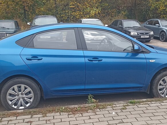 2018 Hyundai Solaris II, синий, 1700000 рублей - вид 5