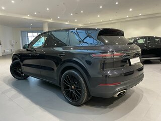 2018 Porsche Cayenne III, чёрный, 5227000 рублей, вид 4