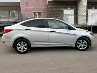 2015 Hyundai Solaris I Рестайлинг, серебристый, 675000 рублей, вид 5