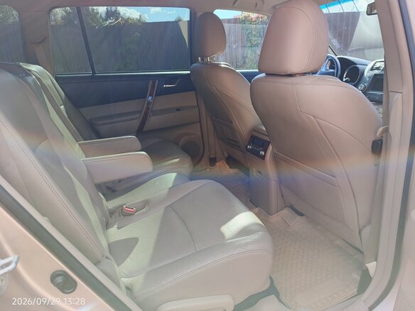 2011 Toyota Highlander II (XU40) Рестайлинг, золотистый, 1800000 рублей - вид 9