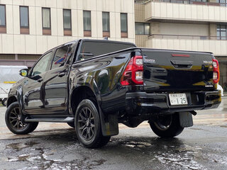 2022 Toyota Hilux VIII Рестайлинг 2, чёрный, 3800200 рублей, вид 4