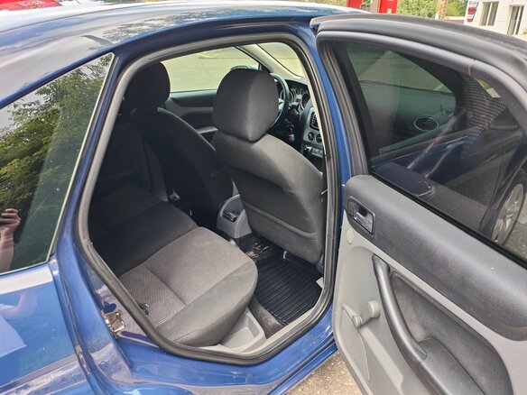 2011 Ford Focus II Рестайлинг, синий - вид 18