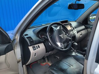 2015 Mitsubishi Pajero Sport II Рестайлинг, серебристый, 1900000 рублей, вид 5