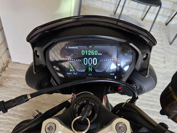 2020 Triumph Street Triple, серый, 1040000 рублей - вид 6