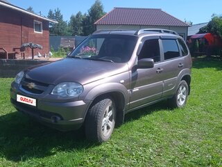 2013 Chevrolet Niva I Рестайлинг, коричневый, 560000 рублей, вид 2