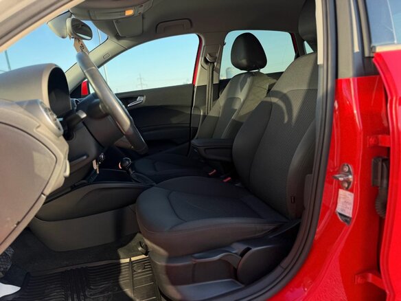 2013 Audi A1 I (8X), красный, 920000 рублей - вид 29