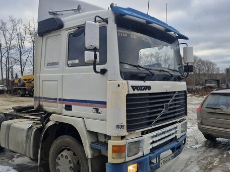 1990 Volvo F-Series, белый, 200000 рублей, вид 2