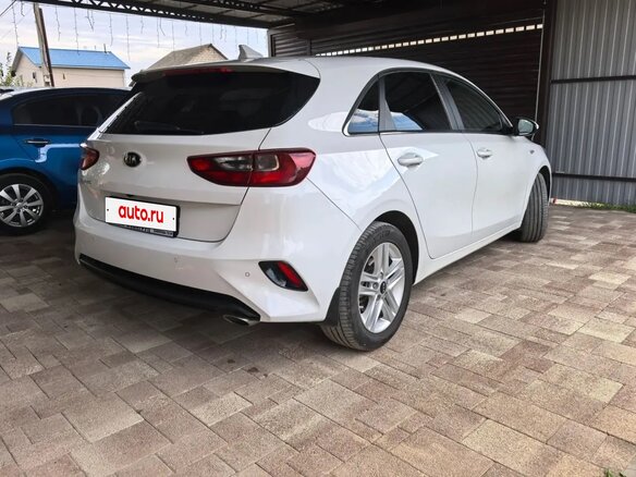 2019 Kia Ceed III, белый - вид 2