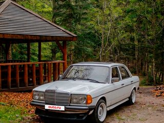 1982 Mercedes-Benz W123 200 4-speed, белый, 300000 рублей, вид 5