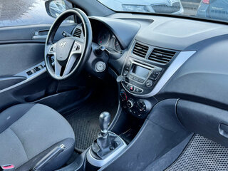 2012 Hyundai Solaris I, серый, 630000 рублей, вид 3