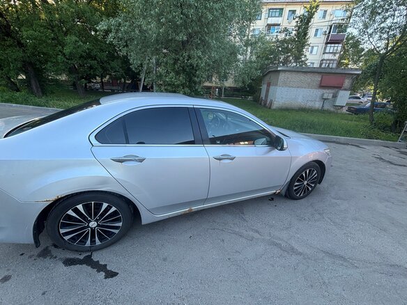 2011 Honda Accord VIII Рестайлинг, серебристый, 850000 рублей - вид 1