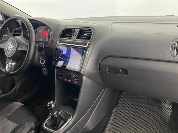 2012 Volkswagen Polo V, чёрный - вид 19