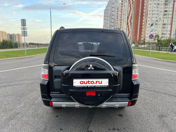 2012 Mitsubishi Pajero IV Рестайлинг 1, чёрный - вид 3
