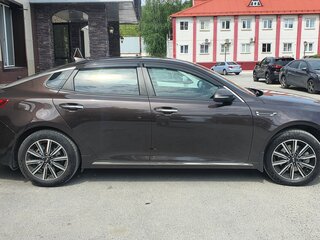 2018 Kia Optima IV Рестайлинг, коричневый, 1900000 рублей, вид 4