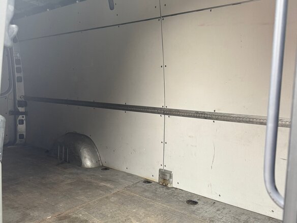 2010 Mercedes-Benz Sprinter, серебристый, 2400000 рублей - вид 6