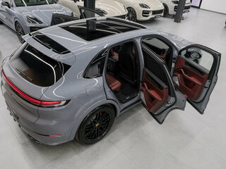2025 Porsche Cayenne GTS III Рестайлинг, серый, 25970000 рублей, вид 5