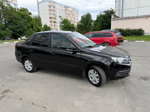 2022 Lada (ВАЗ) Granta I Рестайлинг, чёрный, 720000 рублей - вид 2